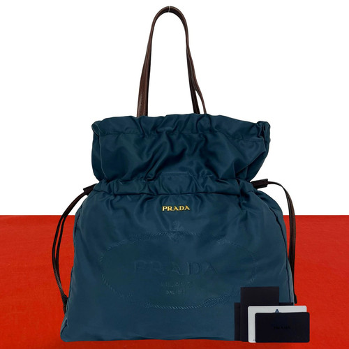 Double nearly prada logo - ,